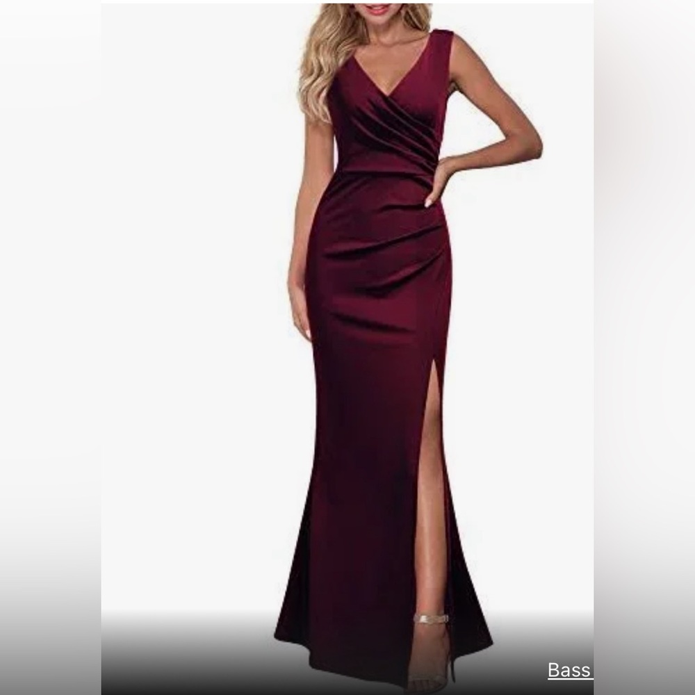 Women's Sleeveless V Neck Split
Evening dress